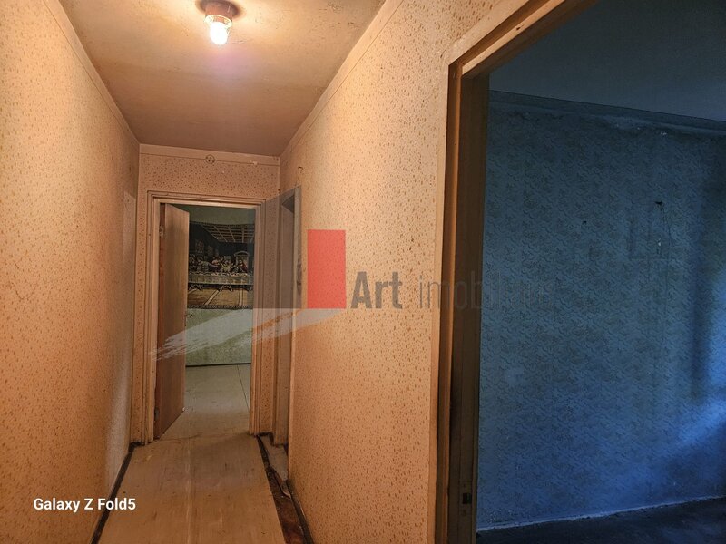 Piata Minis, urgent, apartament 3 camere.